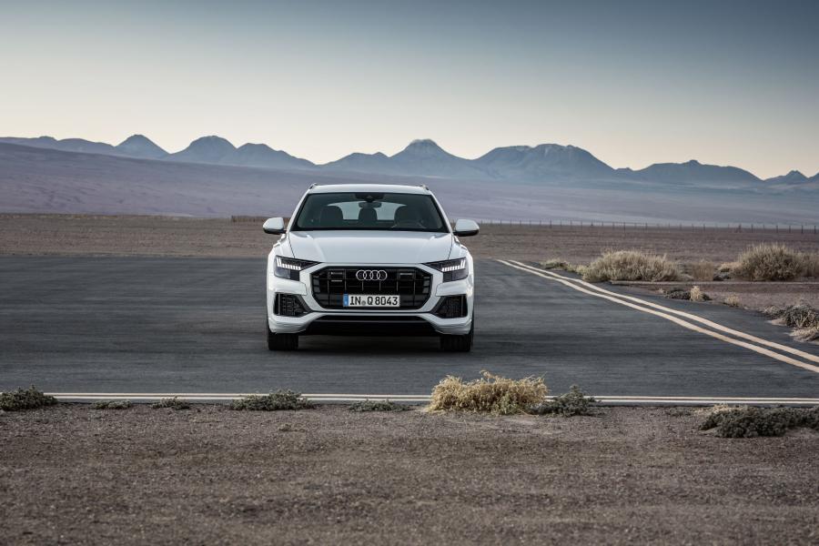  Audi Q8 55 TFSI Quattro 2018 года  (WW) (фото 36 из 42)